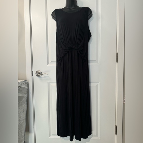 24/7 Tansy Twist Dress - Picture 6 of 10